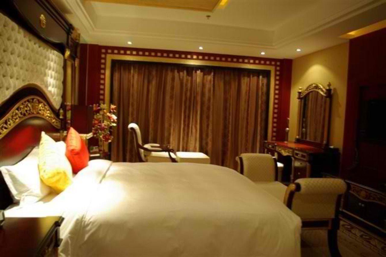 Grand Soluxe Hotel ตุนหวง ภายนอก รูปภาพ