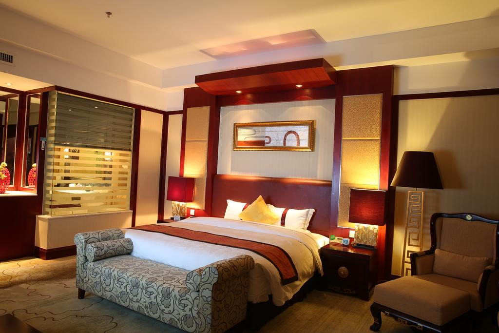 Grand Soluxe Hotel ตุนหวง ภายนอก รูปภาพ