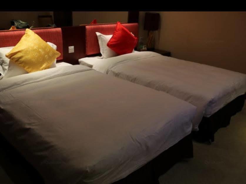 Grand Soluxe Hotel ตุนหวง ภายนอก รูปภาพ